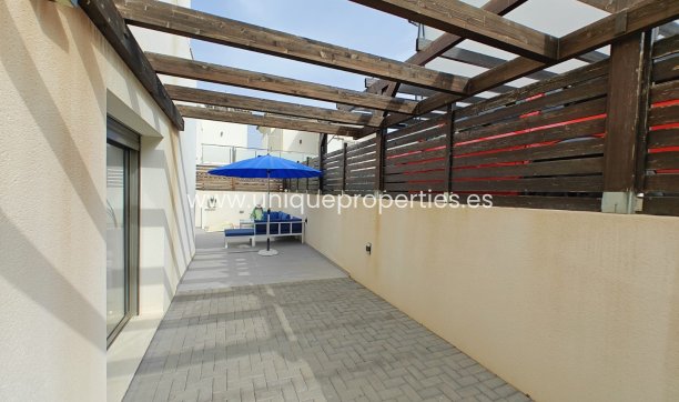 Herverkoop - House - Semi-Detached House -
Cox