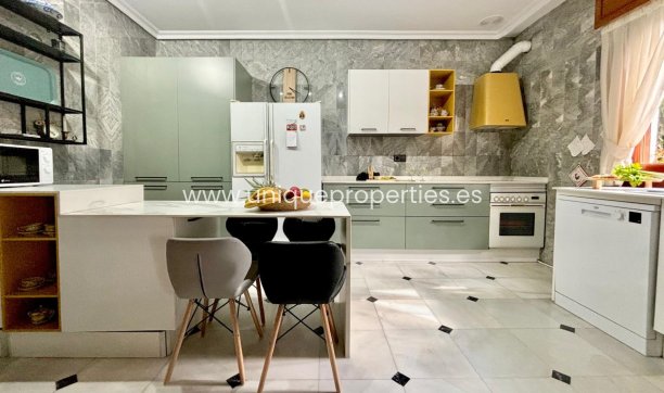 Resale - Village House -
Olula del Rio