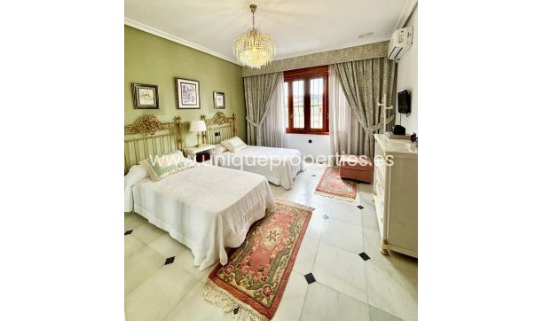 Resale - Village House -
Olula del Rio