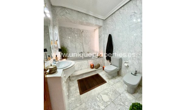 Resale - Village House -
Olula del Rio