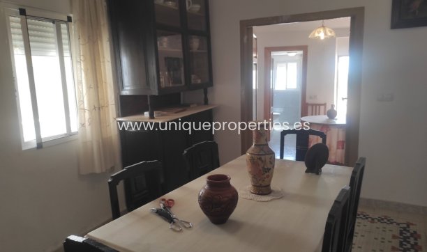 Herverkoop - Village House -
Somontin