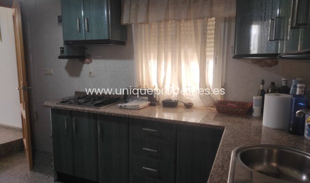 Herverkoop - Village House -
Somontin