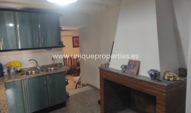 Herverkoop - Village House -
Somontin