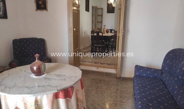 Herverkoop - Village House -
Somontin