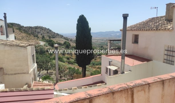 Herverkoop - Village House -
Somontin