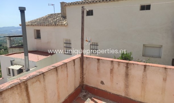 Herverkoop - Village House -
Somontin