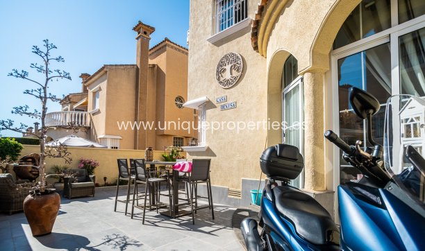 Resale - Quad House -
Orihuela Costa - La Florida