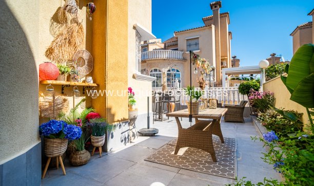 Resale - Quad House -
Orihuela Costa - La Florida
