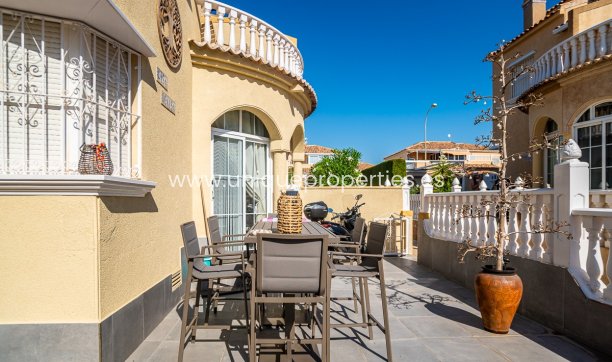 Resale - Quad House -
Orihuela Costa - La Florida