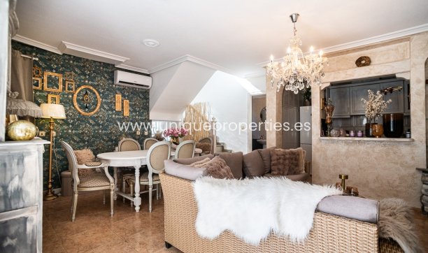 Resale - Quad House -
Orihuela Costa - La Florida