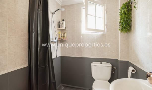 Resale - Quad House -
Orihuela Costa - La Florida