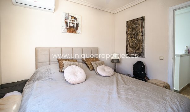 Resale - Quad House -
Orihuela Costa - La Florida