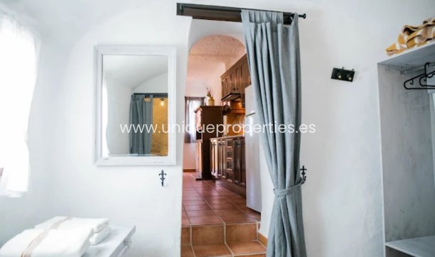 Herverkoop - Reclame -
Huescar