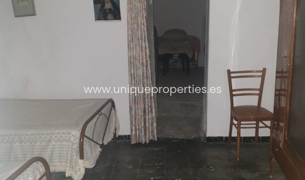 Revente - Cave House -
Caniles