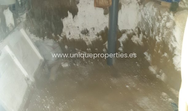 Revente - Cave House -
Caniles