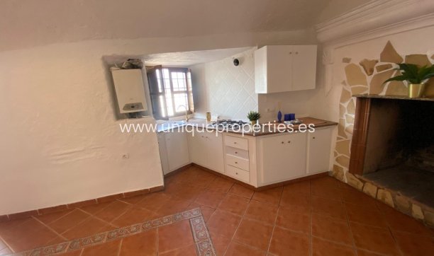 Herverkoop - Cave House -
Cortes de Baza