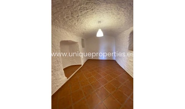 Herverkoop - Cave House -
Cortes de Baza