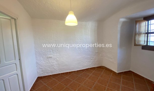 Herverkoop - Cave House -
Cortes de Baza