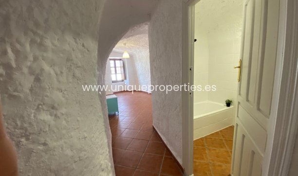Herverkoop - Cave House -
Cortes de Baza