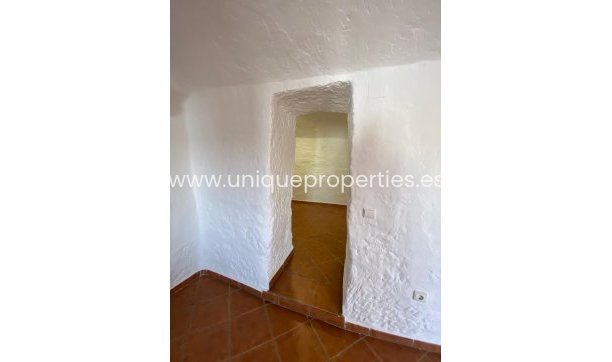 Herverkoop - Cave House -
Cortes de Baza