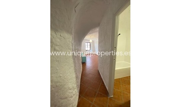 Herverkoop - Cave House -
Cortes de Baza