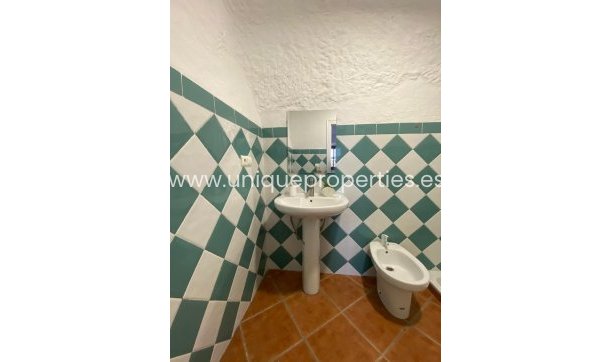 Herverkoop - Cave House -
Cortes de Baza