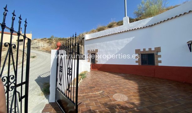 Herverkoop - Cave House -
Cortes de Baza