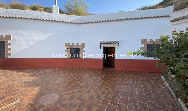 Herverkoop - Cave House -
Cortes de Baza