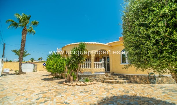 Herverkoop - Villa -
Torrevieja - La Siesta