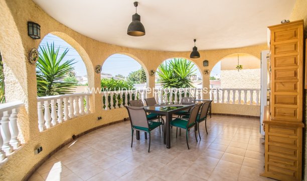 Herverkoop - Villa -
Torrevieja - La Siesta
