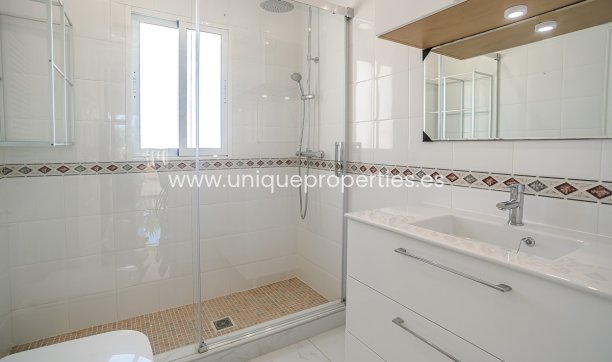 Herverkoop - Villa -
Torrevieja - La Siesta