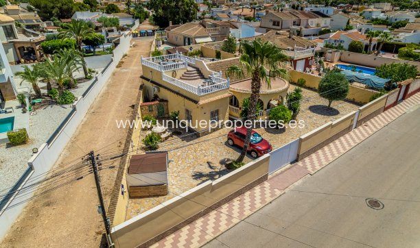 Herverkoop - Villa -
Torrevieja - La Siesta