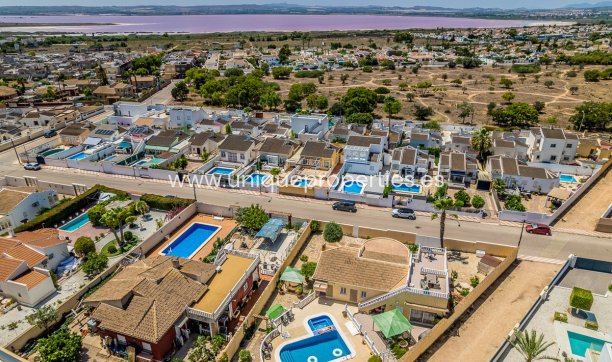 Herverkoop - Villa -
Torrevieja - La Siesta