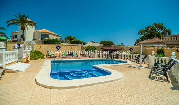 Herverkoop - Villa -
Torrevieja - La Siesta