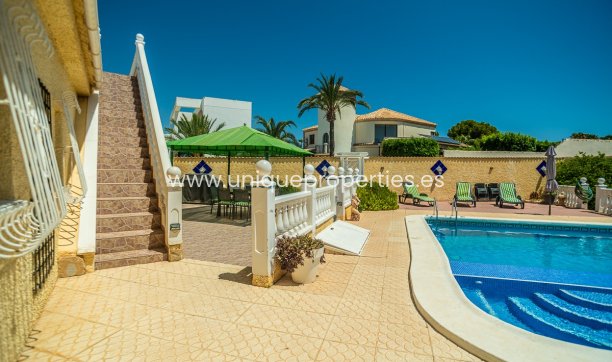 Herverkoop - Villa -
Torrevieja - La Siesta
