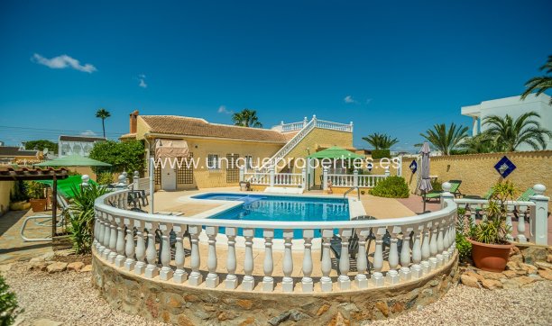 Herverkoop - Villa -
Torrevieja - La Siesta