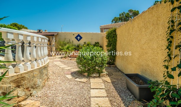 Herverkoop - Villa -
Torrevieja - La Siesta