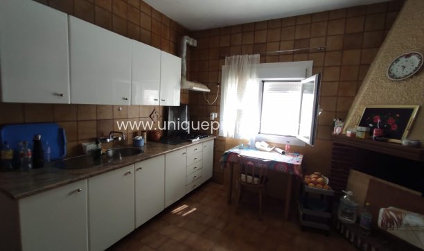 Herverkoop - Village House -
Caniles