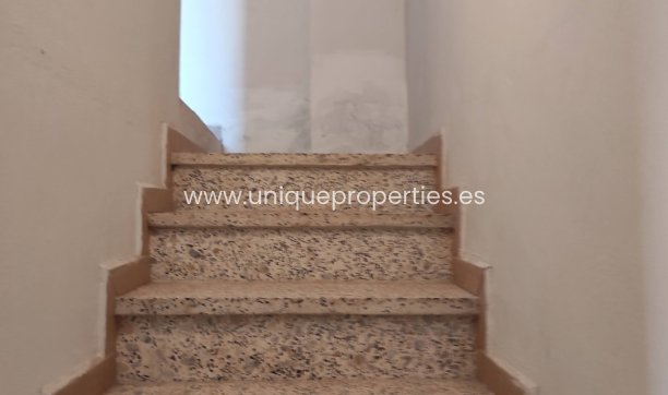 Herverkoop - Village House -
Caniles