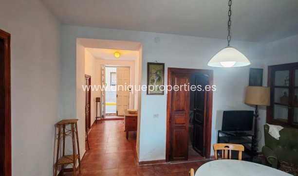 Reventa - Village House -
Partaloa