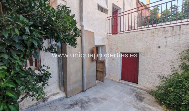 Reventa - Village House -
Partaloa