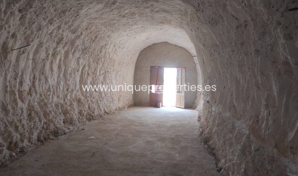 Revente - Cave House -
Huescar