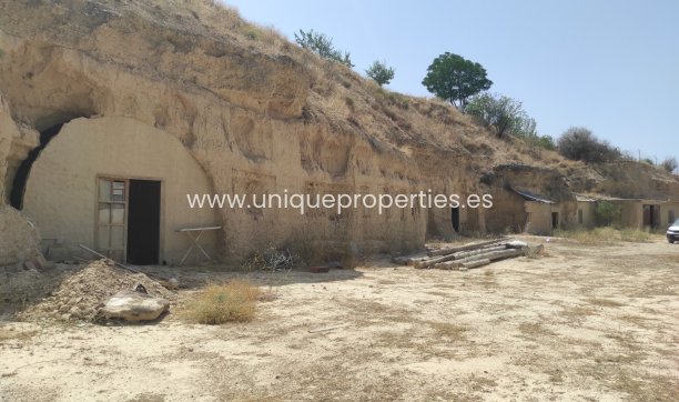 Revente - Cave House -
Huescar