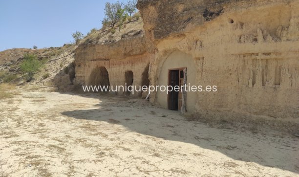 Revente - Cave House -
Huescar