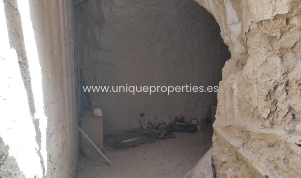 Revente - Cave House -
Huescar