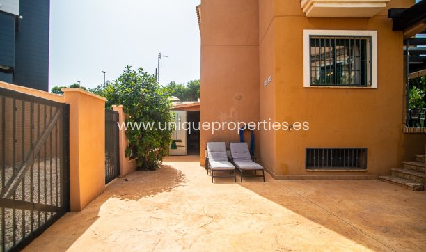 Resale - House -
Torrevieja - LOS BALCONES - LOS ALTOS