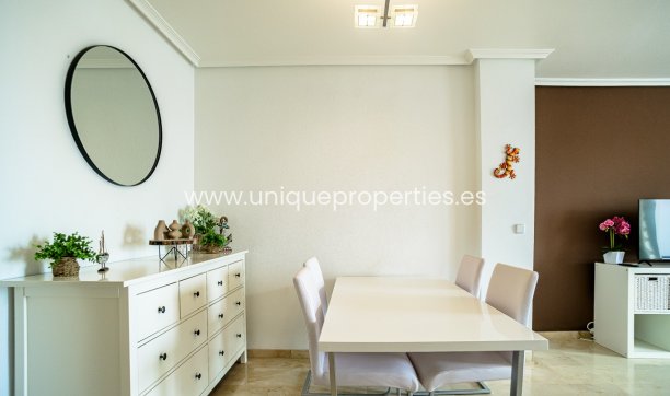 Resale - Apartment -
Orihuela - VILLAMARTÍN