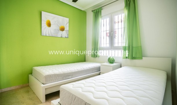 Resale - Apartment -
Orihuela - VILLAMARTÍN