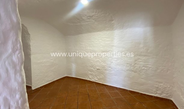 Resale - Cave House -
Cortes de Baza