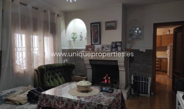 Reventa - Village House -
Lucar